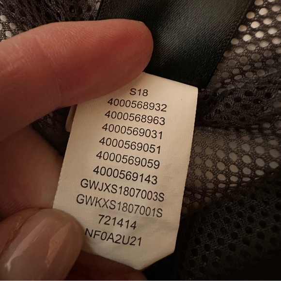 THE NORTH FACE RESOLVE REFLECTIVE JACKET BOYS' Grey/Heathered Grey medium 10/12 - Picture 8 of 11